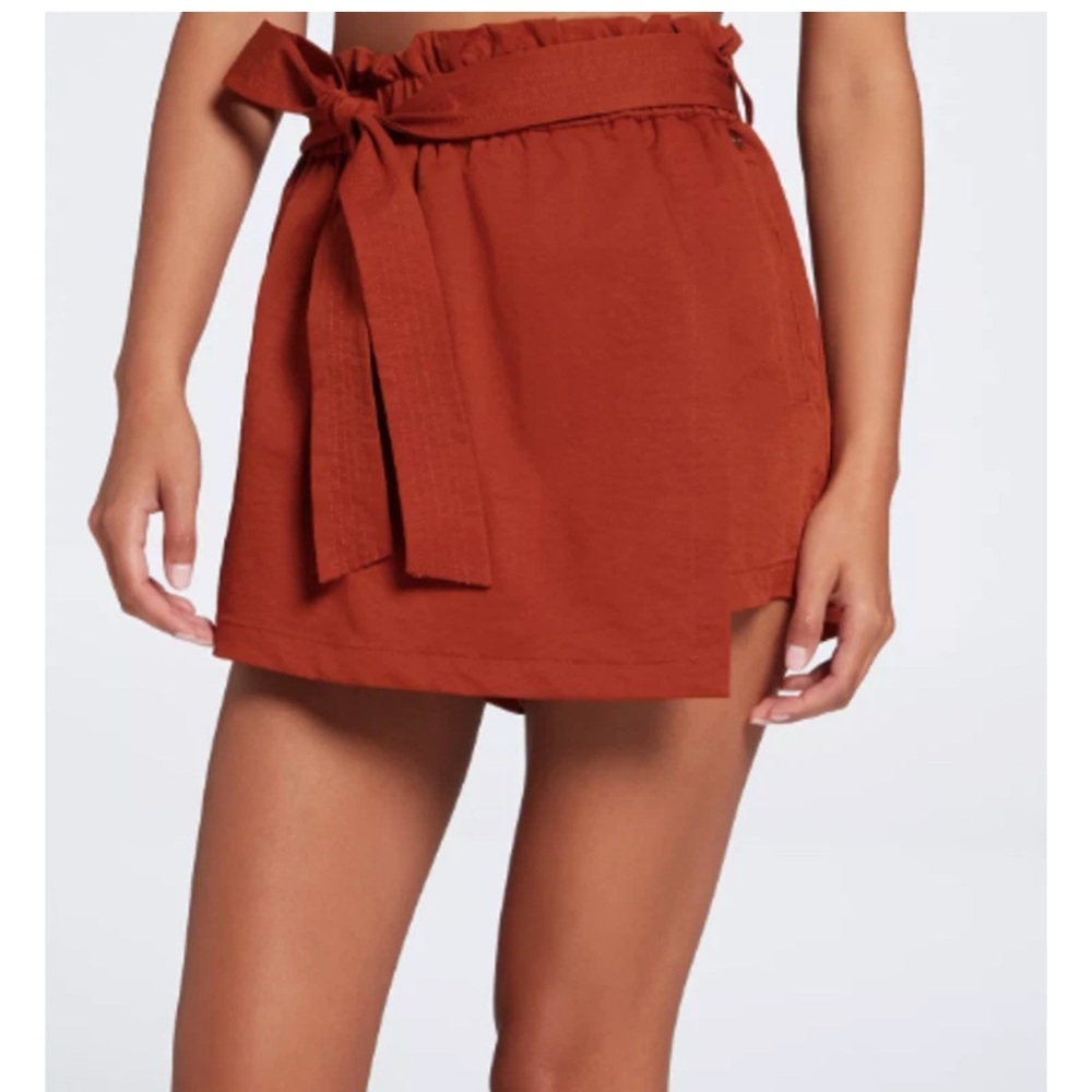CALIA Women's Woven Paperbag Shorts in the color Carmelized Walnut and size XL